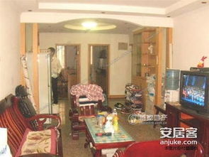 云趣園小區黃金樓層精品三居，緊鄰回龍觀公交總站，低于市場價急售